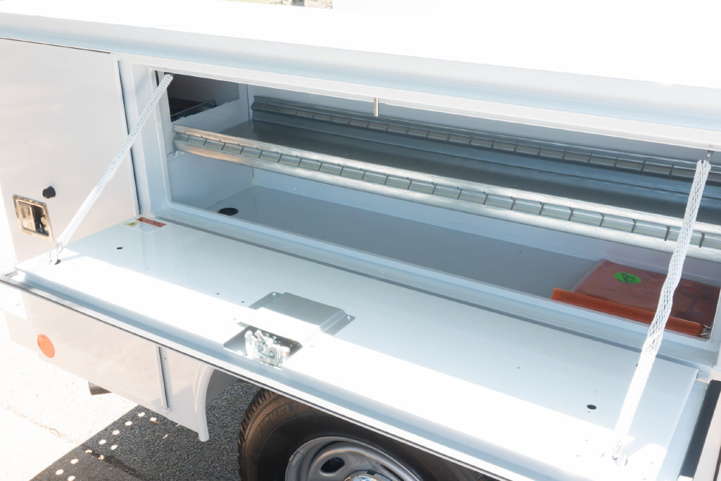 New 2027 Ford F250 XL w/ XL Chrome Package RWD image 8