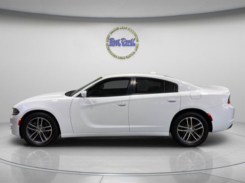 Used 2019 Dodge Charger SXT AWD/4WD image 2