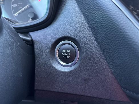 Used 2025 Toyota Corolla SE image 13