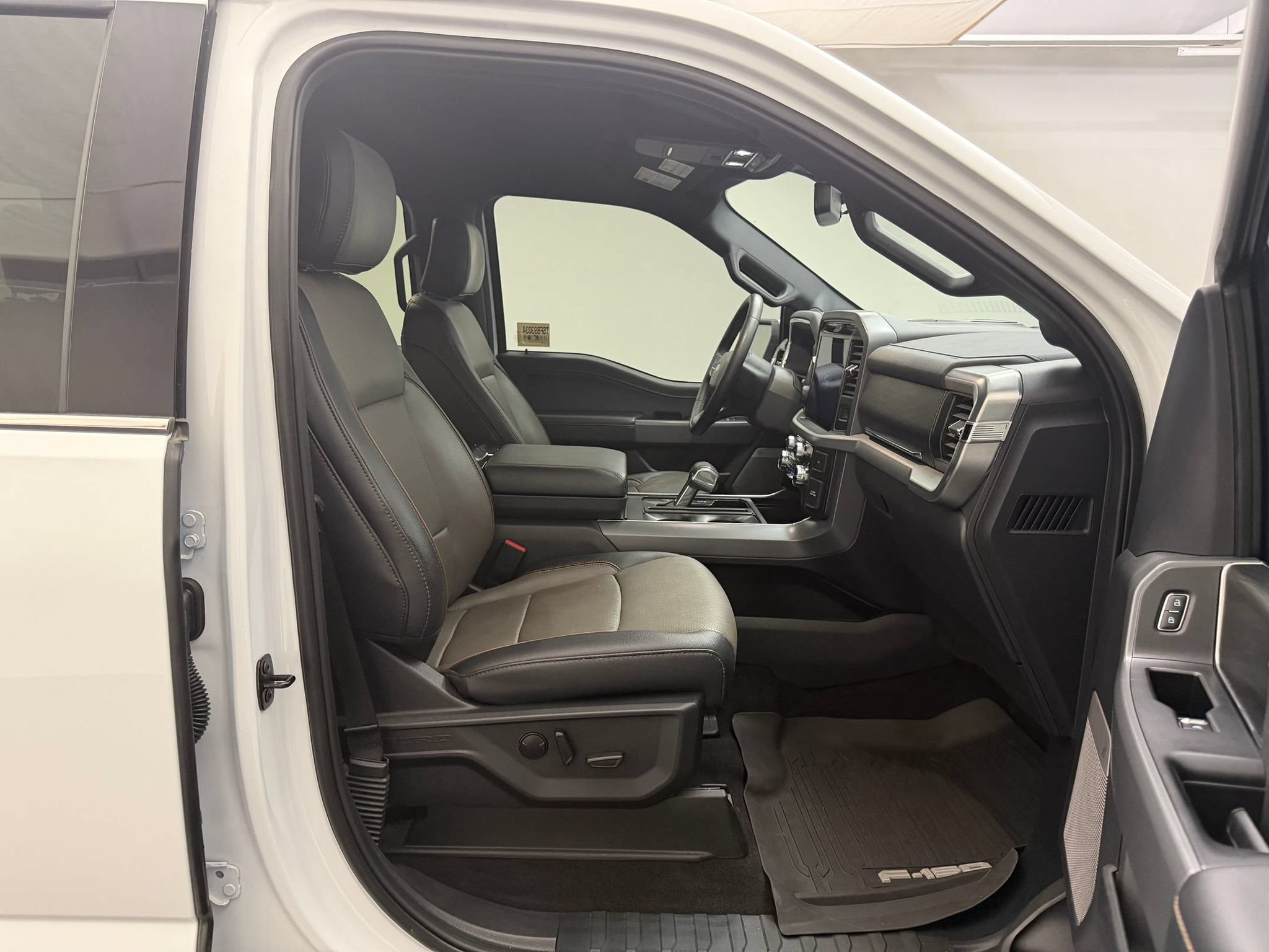 Used 2025 Ford F150 Lariat w/ Equipment Group 501A Mid AWD/4WD image 25