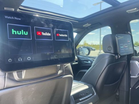 Used 2023 Cadillac Escalade Sport Platinum w/ LPO, ONYX Package AWD/4WD image 30