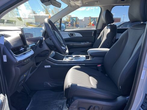 New 2026 Kia Carnival SX image 8