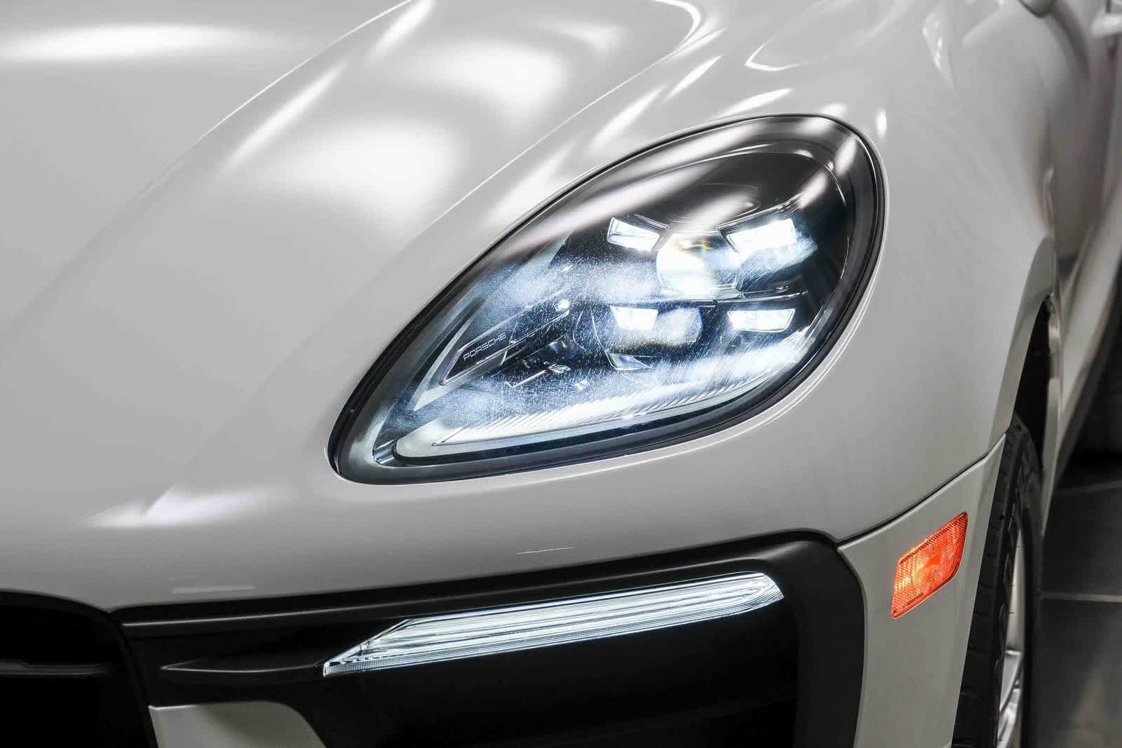 Used 2023 Porsche Macan AWD/4WD image 12