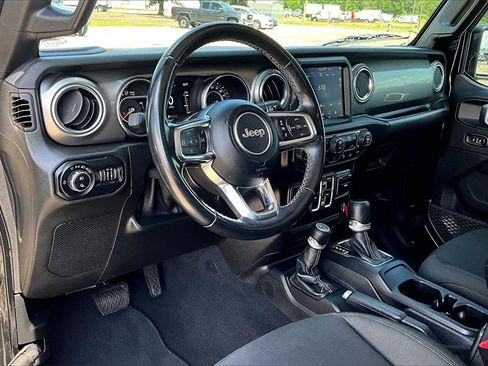 Used 2020 Jeep Gladiator Overland image 14