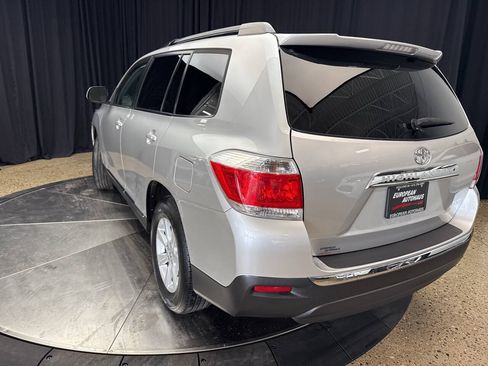 Used 2012 Toyota Highlander SE w/ Tow Pkg AWD/4WD image 7