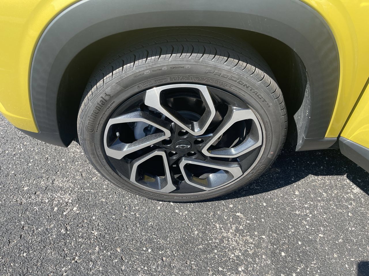 Used 2024 Chevrolet Trax RS w/ Driver Confidence Package FWD image 31