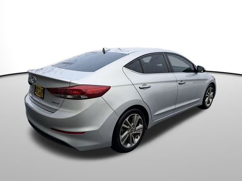 Used 2017 Hyundai Elantra Limited image 6