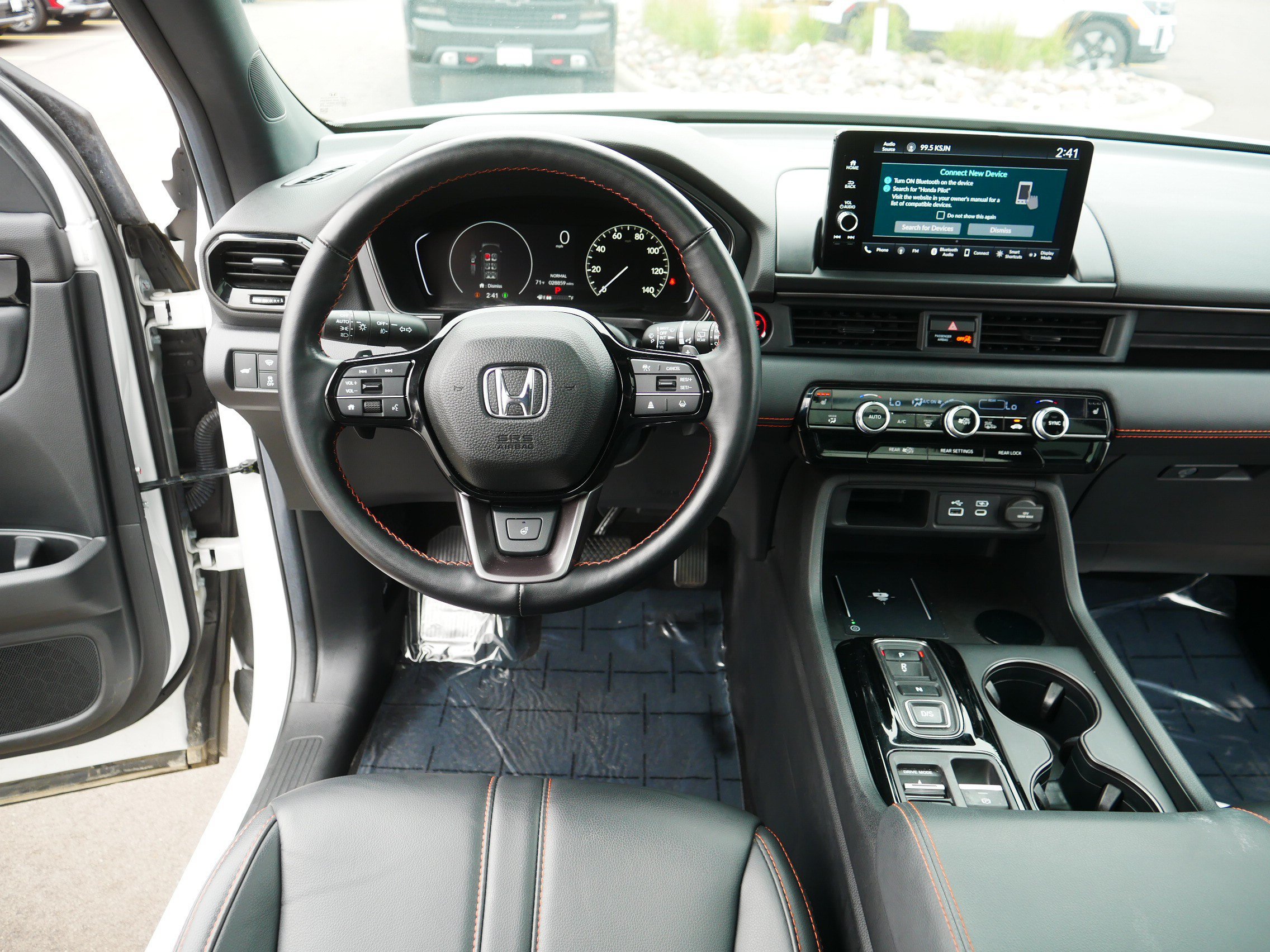 Used 2025 Honda Pilot TrailSport image 21