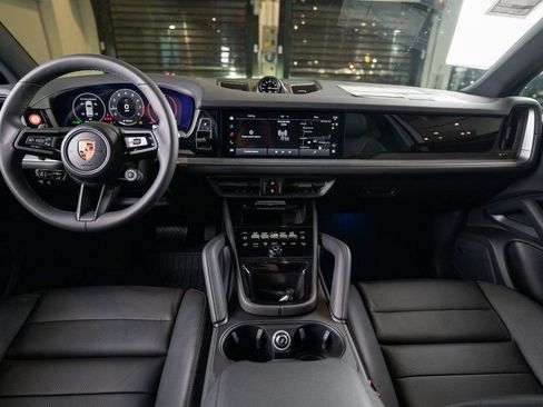 New 2025 Porsche Cayenne AWD/4WD image 14