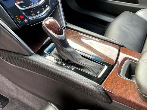 Used 2014 Cadillac XTS Premium image 18