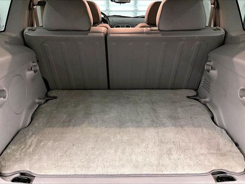 Used 2009 Chevrolet HHR LS image 33