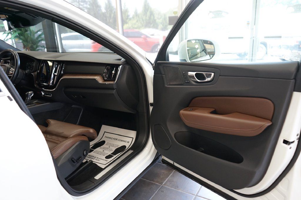 Used 2021 Volvo XC60 T5 Inscription AWD/4WD image 44