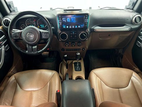 Used 2017 Jeep Wrangler Unlimited Sahara w/ Connectivity Group image 29