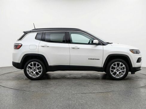 Used 2025 Jeep Compass Limited AWD/4WD image 11