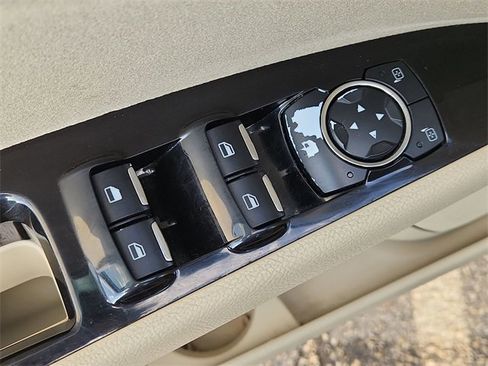 Used 2016 Ford Fusion SE image 21