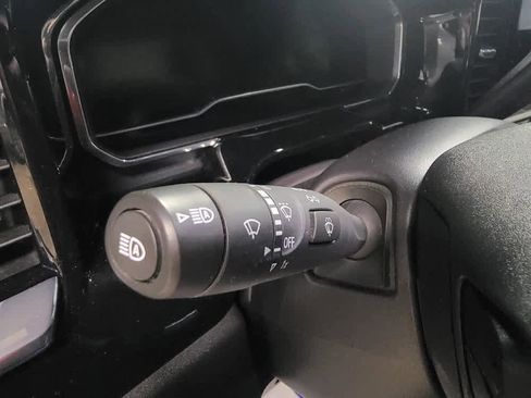 Certified 2023 GMC Sierra 1500 SLT w/ X31 Off-Road Package image 18