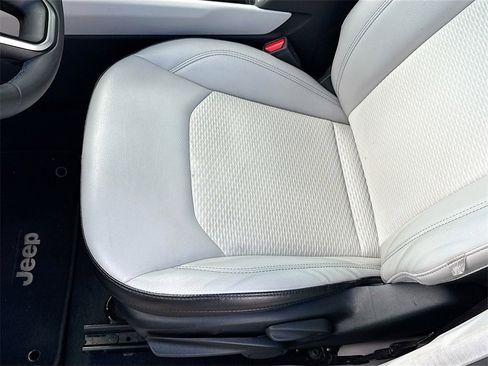 Used 2022 Jeep Compass Latitude image 21