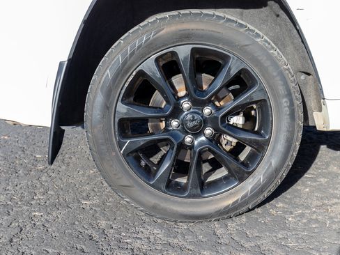 Used 2020 Jeep Grand Cherokee Altitude image 33