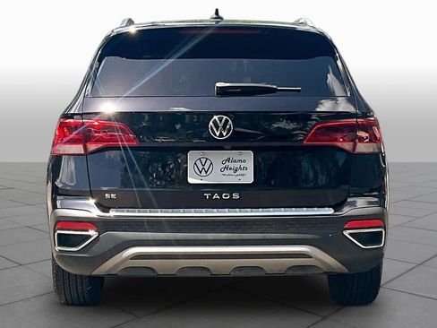 Used 2023 Volkswagen Taos SE FWD image 5