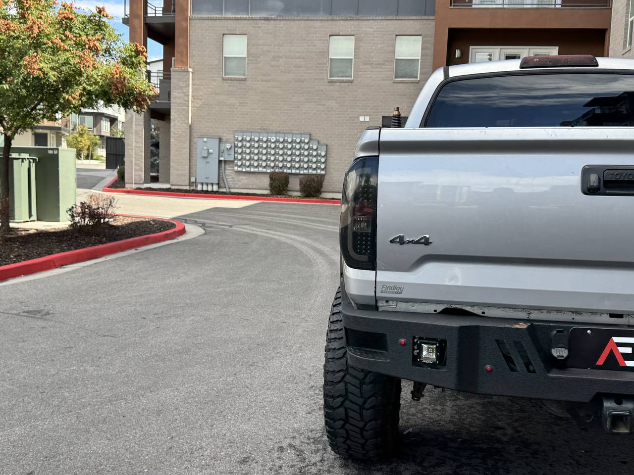 Used 2017 Toyota Tundra SR5 w/ SR5 Upgrade Package AWD/4WD image 5