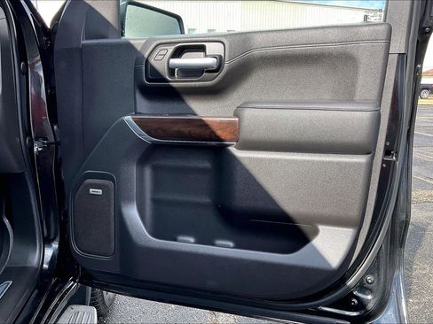 Used 2019 GMC Sierra 1500 SLT w/ SLT Premium Plus Package image 19