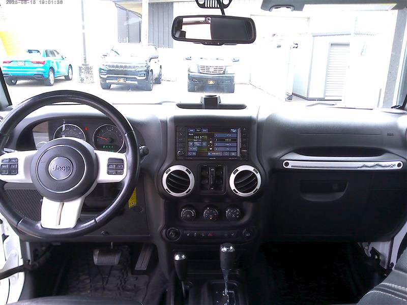 Used 2015 Jeep Wrangler Unlimited Sahara AWD/4WD image 9