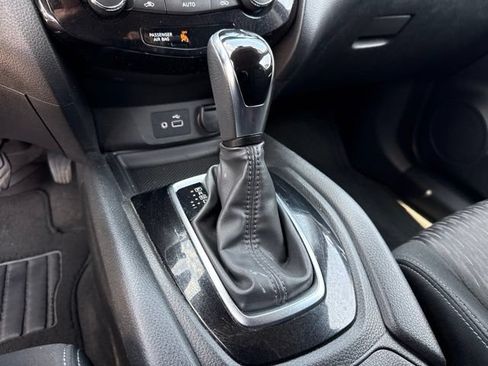 Used 2020 Nissan Rogue SV AWD/4WD image 9