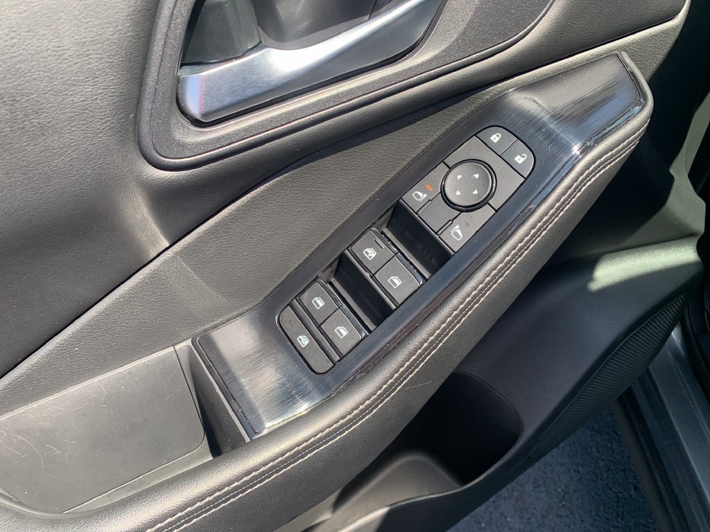 Certified 2025 Nissan Rogue SV FWD image 20