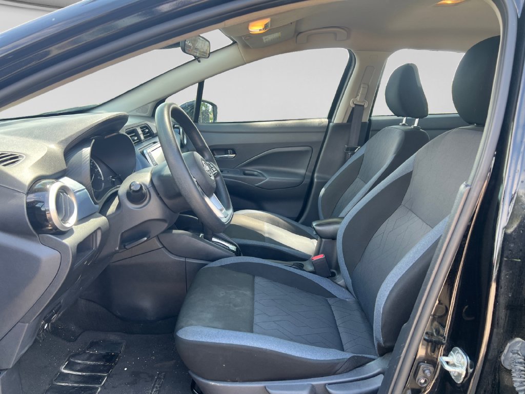 Used 2025 Nissan Versa SV FWD image 17