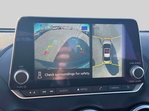 Used 2025 Nissan Sentra SR w/ SR Premium Package image 28