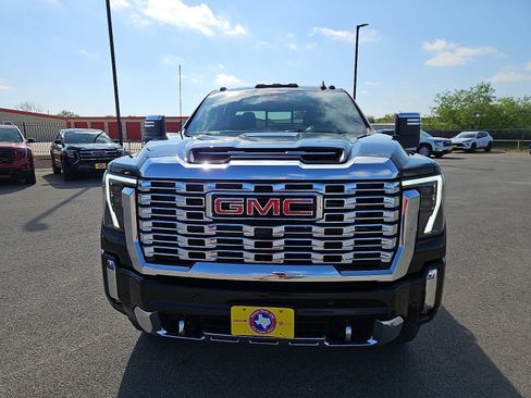 New 2026 GMC Sierra 3500 Denali w/ Denali Reserve Package image 8