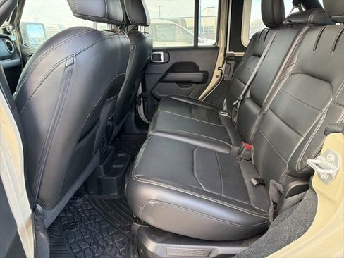 Used 2022 Jeep Wrangler Unlimited Sahara w/ Cold Weather Group image 11