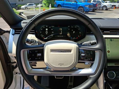 Certified 2023 Land Rover Range Rover SE image 20