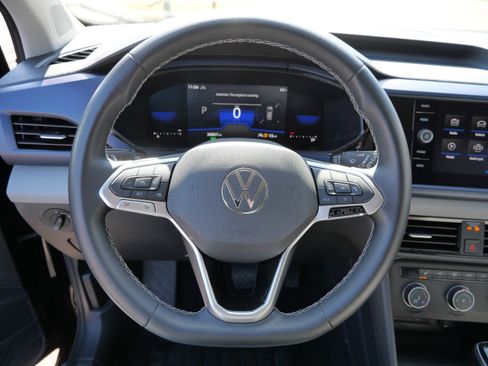 Certified 2022 Volkswagen Taos SE image 26
