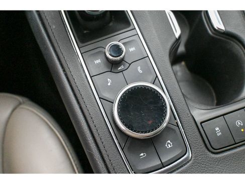 Certified 2023 Cadillac XT4 Premium Luxury image 40