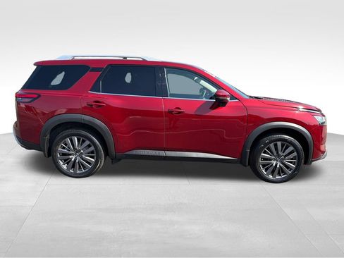 Used 2022 Nissan Pathfinder SL AWD/4WD image 6