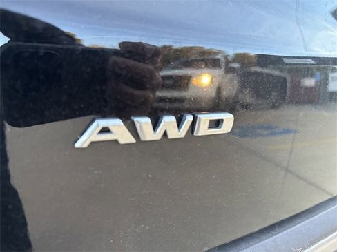 Used 2025 Cadillac XT5 Premium Luxury image 18