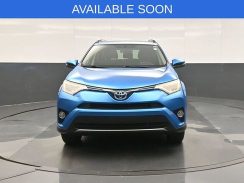 Used 2016 Toyota RAV4 XLE AWD/4WD image 2