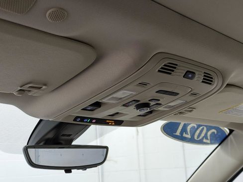 Used 2021 GMC Yukon Denali w/ Denali Premium Package image 36