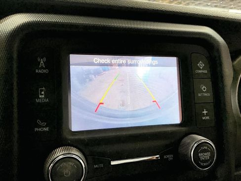 Used 2018 Jeep Wrangler Unlimited Sport image 23