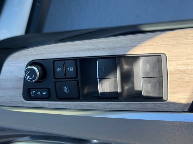 Certified 2022 Toyota Venza Limited w/ Advanced Technology Package AWD/4WD image 24
