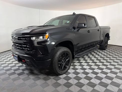 Used 2025 Chevrolet Silverado 1500 LT Trail Boss w/ LPO, Dark Essentials Package AWD/4WD image 7