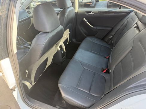 Used 2016 Volkswagen Jetta SEL FWD image 11