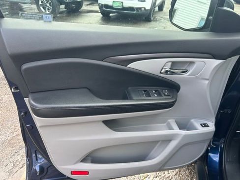 Used 2017 Honda Pilot EX-L image 11