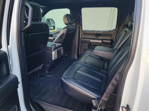 Used 2018 Ford F150 Platinum w/ Equipment Group 701A Luxury AWD/4WD image 17
