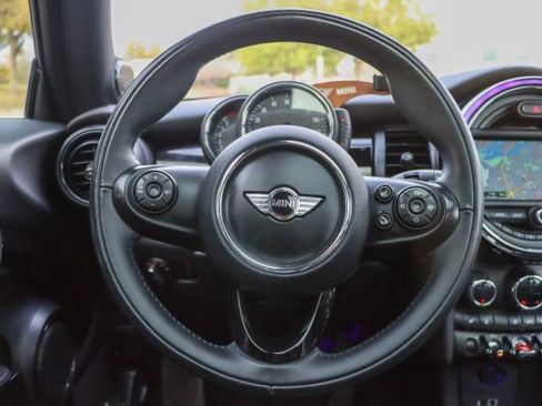 Used 2017 MINI Cooper S image 25