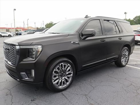 Used 2023 GMC Yukon Denali Ultimate AWD/4WD image 8