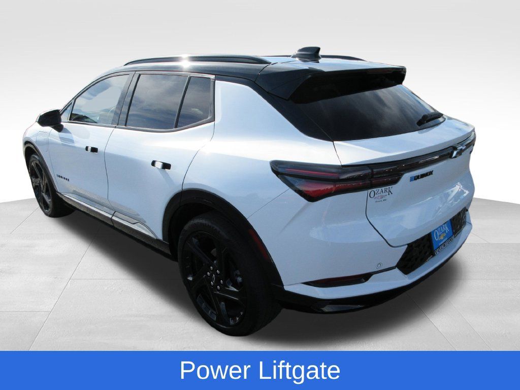 Certified 2024 Chevrolet Equinox EV RS FWD image 3