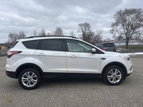 Used 2018 Ford Escape SEL image 5