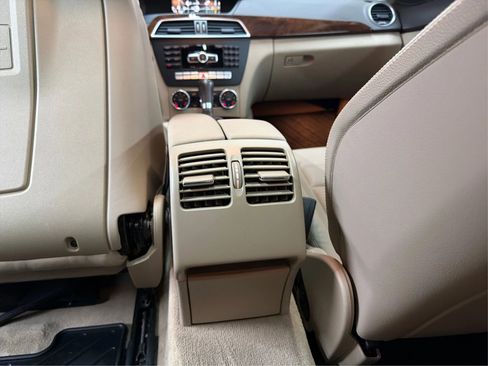 Used 2015 Mercedes-Benz C 250 Coupe image 27